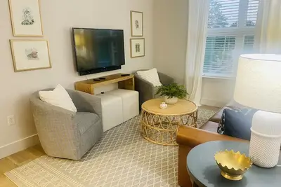 Image de Walk to the Square and Campus