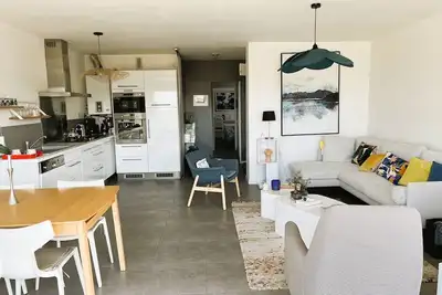 Image de ?? Appartement Haut de Gamme – 2 Chambres – Vue Mer  et  Parking – Rive Gauche – Le Grau-du-Roi