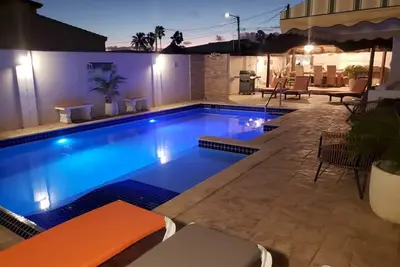 Image de Villa de Leon, suitable for 14 persons. 5 bedrooms, 5 bathrooms