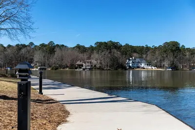 Image de 3 Br/4ba with Additional Kids bunk room.