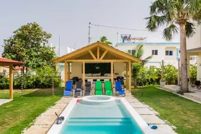 Image de Large Family Friendly Villa- 4 Beds 4. 5 Bathrooms - new listing