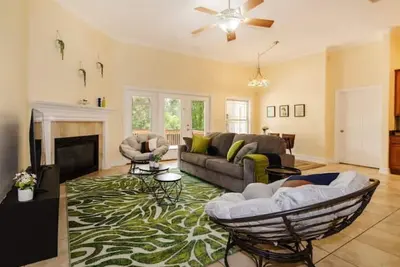 Image de Cozy 4 bd Corn-hole Spacious