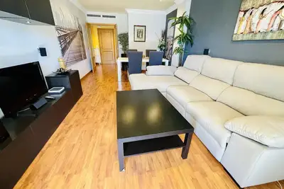 Image de A986 - Fantastique appartement de 3 chambres à coucher près de la plage