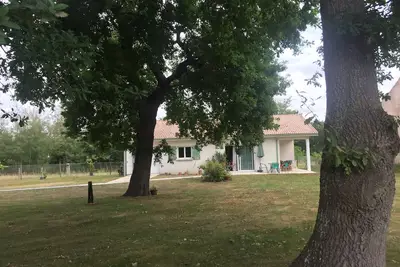 Image de meublé de tourisme 3 étoiles sur 1000m2 arborés