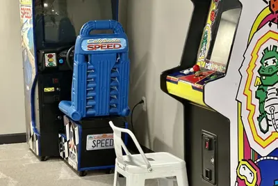 Image de Sidelines @ Grand Park Game Room Basketball Court Sleeps 13+