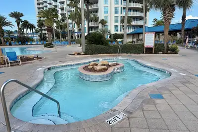Image de 21210 Penthouse Sunsets ~ 2 Bdrm Hot Special ~ Book May 3rd ~ Pools & Hot Tub