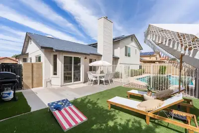 Image de Gilbert Getaway - Pool + Game Room + Pool Table