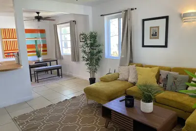 Image de Charming fully renovated 3 Bedroom