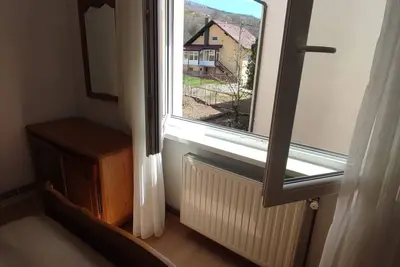 Image de Family sized condo with huge sunny terasse near center of Livno