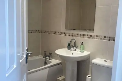 Image de Appartement-Prestige-Salle de bain et douche-Vue sur Rue