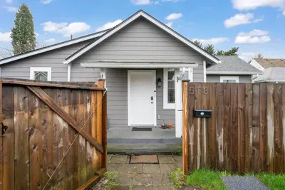 Image de Cozy and 3 mins to Tacoma dome.