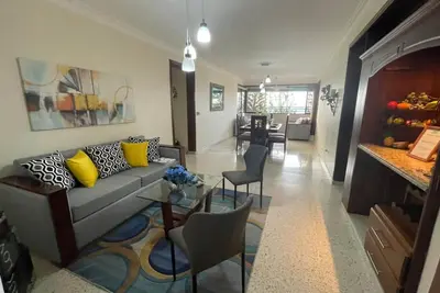 Image de Central apartment with beautiful city and mountain view