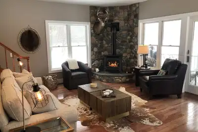 Image de Fully Remodeled Private Cabin in the Heart of the Finger Lakes