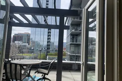 Image de Pearl District, Penthouse Terrace Unit- 2 decks, 1 block from Fields park,