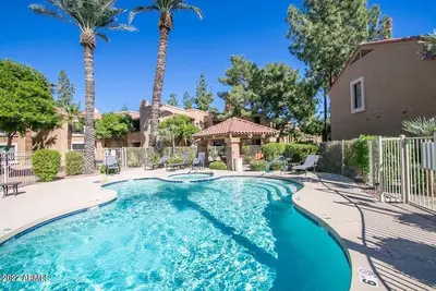 Image de Cadillac Cactus Condo!