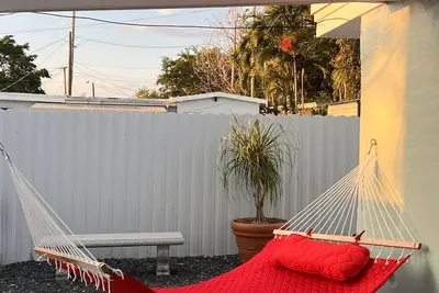 Image de Peaceful, centrally located, only 4. 3 miles from Miami International Airport.