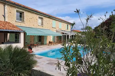 Image de Magnifique longère en pierres à 10 mn du Futuroscope