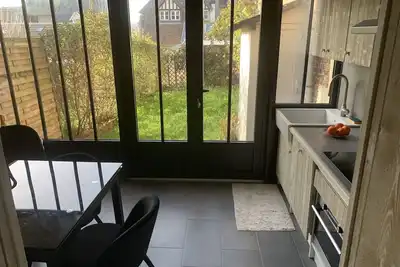 Image de Maison de pêcheur intérieur design avec jardin