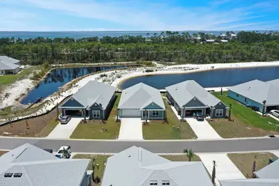 Image de Single Level Home in Active Beach Community with Lots of Activity~ Paradise Isle