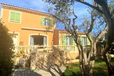 Image de A 15min de St Rémy de Provence, Superbe villa 4 chambres avec piscine et jardin
