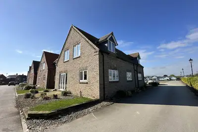 Image de Stunning Coastal Cottage - Sleeping 10 in 4 Bedrooms - Pool and Beach Access Included.