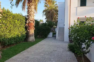 Image de Apartment just minutes from the beach and downtown