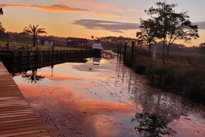 Image de HotTub/Fish/River Front/Dogs/Summer Pool. Right By Gulf And Beaches. Bring Boat! \n