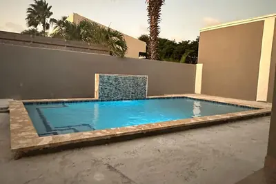 Image de Restful retreat centrally located with private pool near Eagle Beach