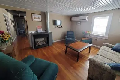 Image de Welcome To Vigilante Inn