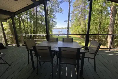 Image de Shore Thing Waterfront Home with private covered boat dock on Toledo Bend