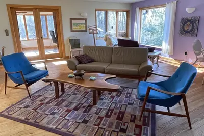 Image de Secluded Mid-Century 10 minutes from Devils Lake State Park, Baraboo & skiing