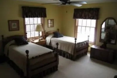 Image de Corporate Executive Rental for Eaa Airventure Close to Eaa w/ flying over house!