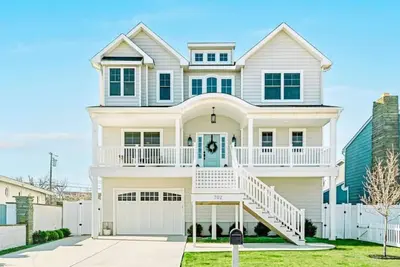 Image de Newer Construction with great views!