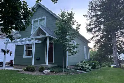 Image de Craftsman on Main - Near Smp Raceway, Cedar Point, Kalahari & many others!