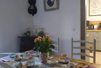 Image de Boutique Townhouse with mountain views and river