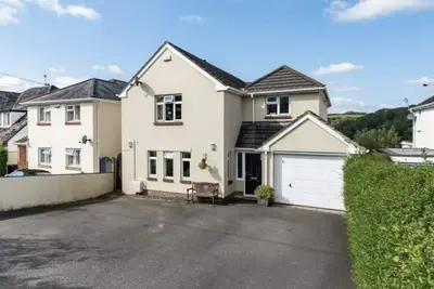 Large family home, stunning views and massive sunny terrace - close to beaches! !