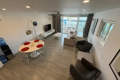Luxury Waterfront Villa 431f