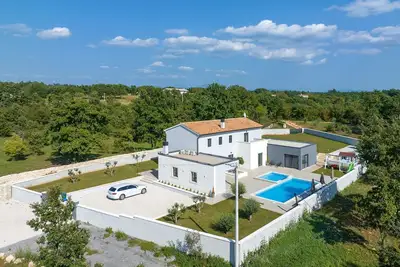 Image de Bren New! Exclusive villa with 5 bedrooms, 52m² pool on 300m² is waiting for you