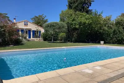 Image de villa avec piscine sans vis à vis en bord de mer