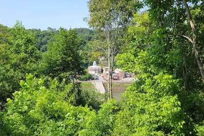 Image de Exquisite views from this wonderfully private Marshall gem!