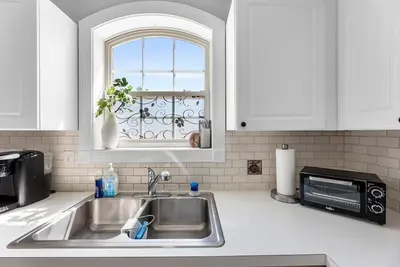 Image de Serene and Stylish Condo