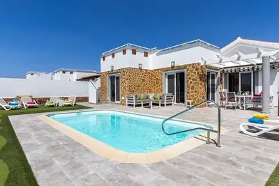 Casa Lottie beautiful villa with golf course views