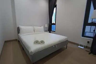 Image de Suite with City View