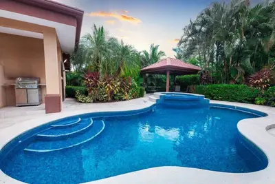 Image de Immaculate 4 bedroom, 3 bathroom private villa with private pool