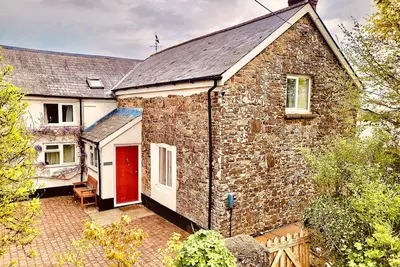 Image de Devon Hideaway: Historic Barn, Jacuzzi & Expansive Exmoor Views