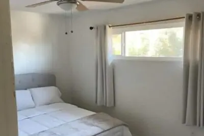 Image de Lovely 2-bdrm furnished Townhome with parking