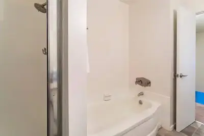 Image de 2bdrms+parking+lovely backyard