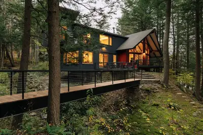 Image de Stonewater Pines: Riverfront Property on 60 Acres