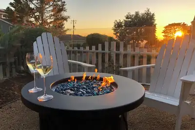 Image de The Cottage At Cambria. Our Guests Love It! Book For Summer. Check Our Reviews