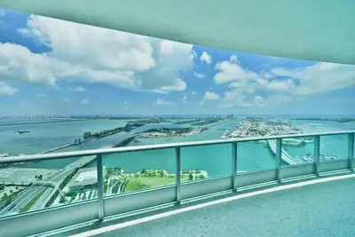 Image de Luxury Downtown Miami Penthouse with ocean views